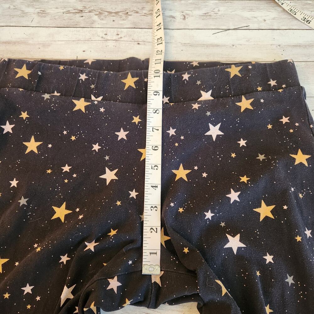 Torrid Capri Premium Legging Black Star Clusters Wide Waist Size 2X - Picture 5 of 6